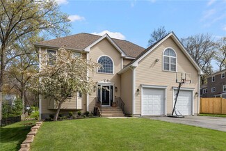 36 Old Hickory Dr, Cumberland, RI 02864