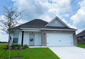 5 Bon Amie Dr, Freeport, FL 32439