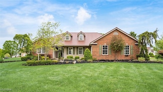 5365 Pine Valley Dr, Zanesville, OH 43701
