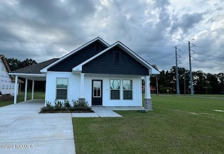 102 Parkington Ct, Lafayette, LA 70507