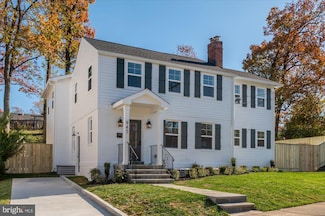 945 N Lebanon St, Arlington, VA 22205