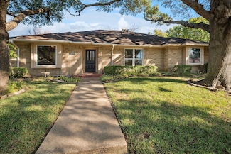 12612 Whispering Hills Dr, Dallas, TX 75243