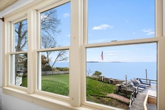 39 Standish Rd, Duxbury, MA 02332