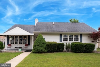 15 Paul Rd, Maple Shade, NJ 08052