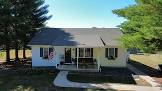 11657 E Radio Tower Rd, Mount Vernon, IL 62864