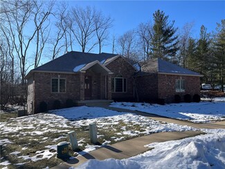 4235 E Meadow Ct, Decatur, IL 62521