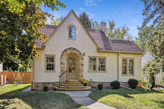 1057 Thomas Ave S, Minneapolis, MN 55405