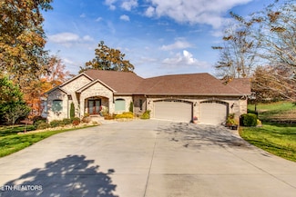 211 Chickasaw Ln, Loudon, TN 37774