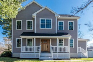 822 Summer St, Lynnfield, MA 01940