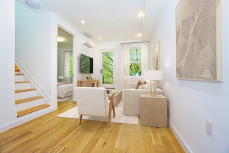 111 S 4th St Unit 3 R, New York City, NY 11249