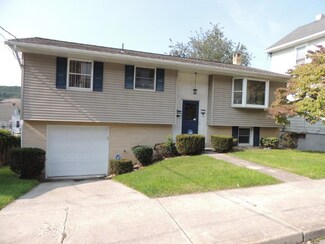 325 W Abbott St, Lansford, PA 18232