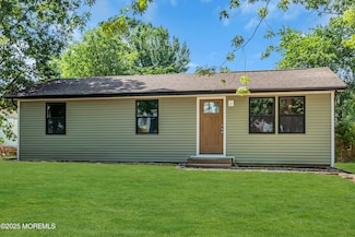 309 Neptune Dr, Manahawkin, NJ 08050