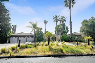 895 Ridge Dr, Concord, CA 94518