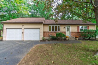 35 Velina Dr, Albany, NY 12203