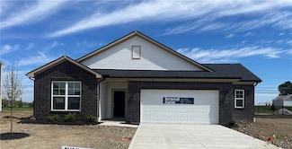 107 Autumn Maple Ln, Brookville, OH 45309