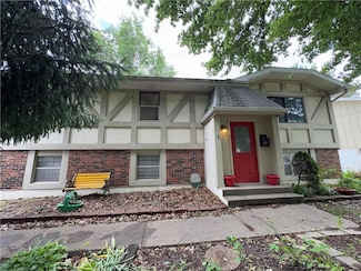 6705 E 140th Place, Grandview, MO 64030