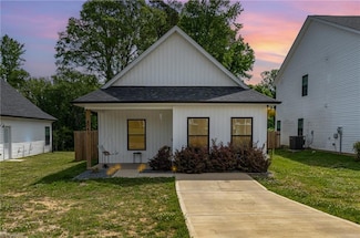 804 Crown Point Dr, Salisbury, NC 28146