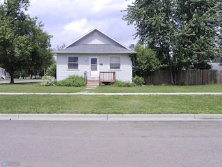 98 3rd Ave N, Wahpeton, ND 58075