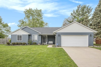 170 Country Club Blvd, Plainwell, MI 49080