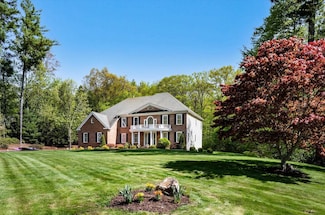 1 Dorothys Way, Bedford, NH 03110