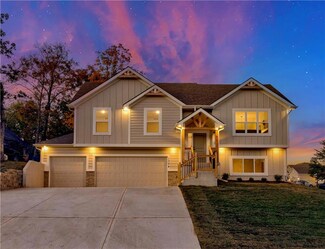 1304 SW Graystone Cir, Grain Valley, MO 64029