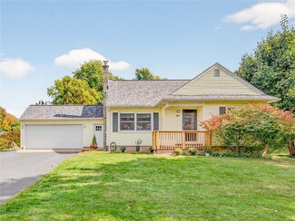 418 Jefferson Ave, Fairport, NY 14450