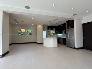 2209 S Red Rd, Miami, FL 33155
