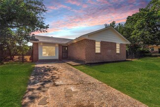 3420 Gwendolyn Ln, Edmond, OK 73034
