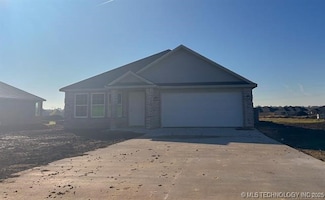 3431 Little John Dr, Durant, OK 74701