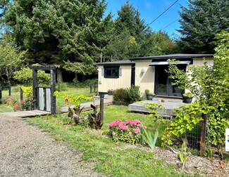 2439 NE Hayes Ct, Yachats, OR 97498
