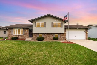 5117 Woodbridge Ave, Portage, IN 46368