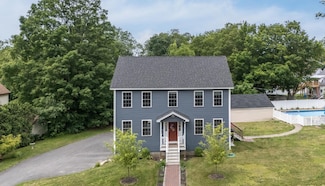 5 Turnpike St, Pembroke, NH 03275