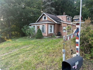 120 Roytown St, Somerset, PA 15501