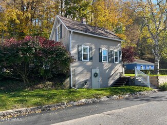 21 Richmond Ln, Adams, MA 01220