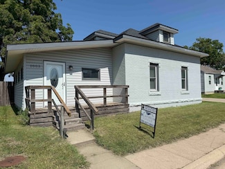 1003 Fern St, Victoria, KS 67671