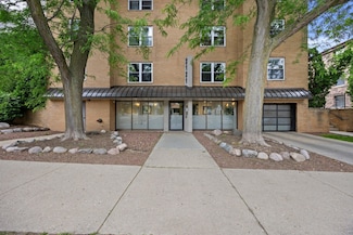 2121 N Cambridge Ave, Milwaukee, WI 53202