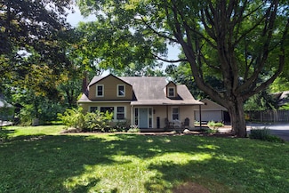 483 E Crystal Lake Ave, Crystal Lake, IL 60014