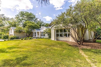 1660 Hertel Ln, Deerfield, IL 60015