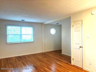 15 Little St, Montrose, PA 18801