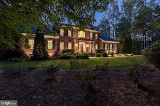 1013 Harris Rd, Virginia Beach, VA 23452