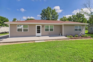 620 Pine St, Gassville, AR 72635