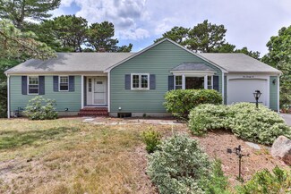 176 Canoe Pond Dr, Brewster, MA 02631