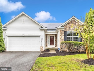 18001 Cavalier Ct, Hagerstown, MD 21740