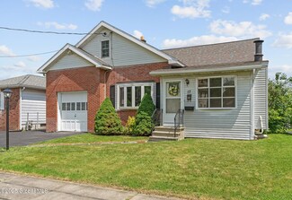 17 Kenosha St, Albany, NY 12209