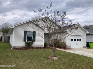 533 Jimmies Creek Dr, New Bern, NC 28562