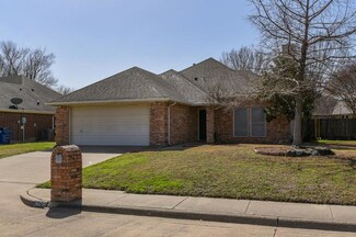 609 Columbia Ave, Waxahachie, TX 75165
