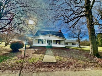 1367 College, Syracuse, OH 45779