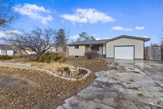 711 Adell Ave, Filer, ID 83328