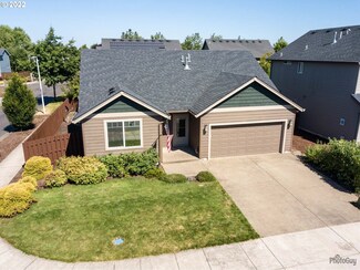 589 St Charles St, Eugene, OR 97402