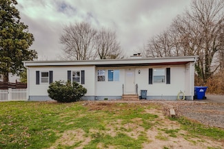 33 Orchard Hill Rd, Branford, CT 06405